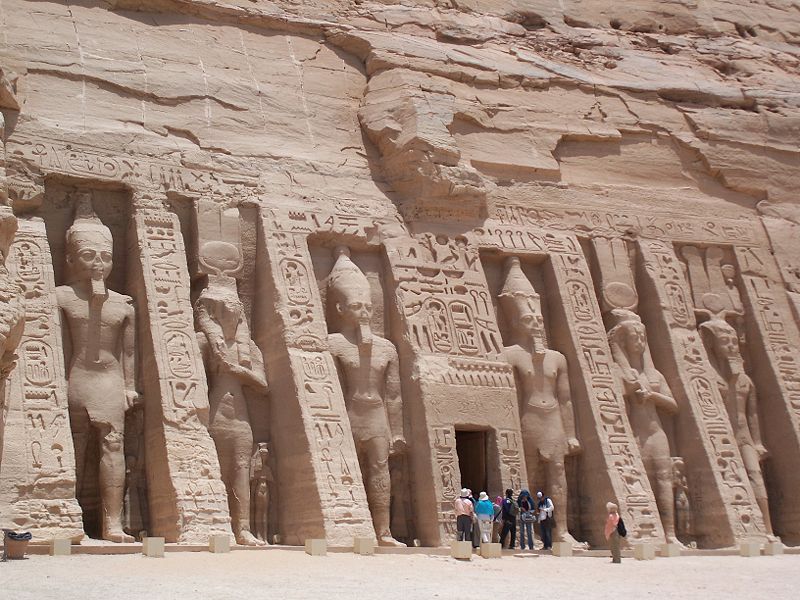 Imagen:Nefertari Temple Abu Simbel May 30 2007.jpg