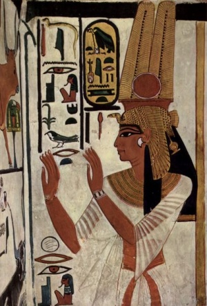 Cámara funeraria de Nefertari, esposa de Ramsés II. Detalle: La reina Nefertari en actitud de oración.